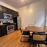 Ukrainian Village 2Br Modern Apartment D1
