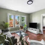 Private Room In Stylish Humboldt Park Retreat