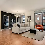 Boulevard Stays 5 Minutes To Magnificent Mile And River North 06