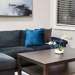 Spacious Pilsen 4 Bed 4 Bath Family Retreat