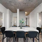Corporate-friendly 4br Stylish & Hotel