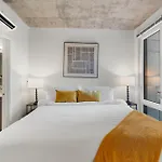 Hotel Corporate-friendly 4br Stylish & Chicago