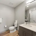 Corporate-friendly 4br Stylish & Hotel