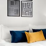 4br Modern Gem Sleek Bright & Chicago