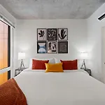 4br Modern Gem Sleek Bright & * Chicago