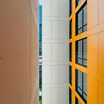 4br Modern Gem Sleek Bright & Hotel