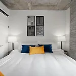4br Modern Gem Sleek Bright &