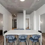 Hotel 4br Modern Gem Sleek Bright & Chicago