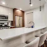 Apartment Boulevard 5 Mins To Riverwalk & Mag Mile 03 *