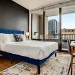 Apartment Boulevard 5 Mins To Riverwalk & Mag Mile 03