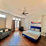 Bronzeville 42 Art & Hospitality