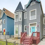 Less Than 2 Mi To Uchicago Apt Near Bus Stops!