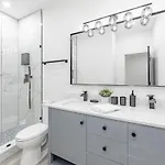 Spacious 3bdr Luxury Penthouse *