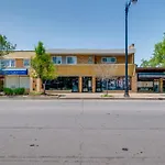 Walk To Train & Bus: Updated Chicago Apartment