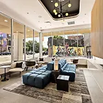 Luxurious 3Bd Penthouse L Private Patio L Gym L Stunning Rooftop