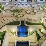 Embassy Suites Chicago - Downtown River North