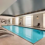 Hilton Magnificent Mile 3*