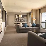Hilton Magnificent Mile Hotel 3*