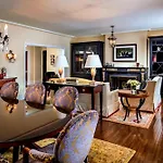 The Blackstone, Autograph Collection 4*