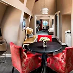 The Blackstone, Autograph Collection