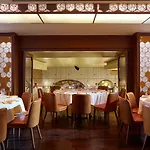 The Blackstone, Autograph Collection 4*