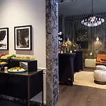 The Talbott, Autograph Collection Hotel