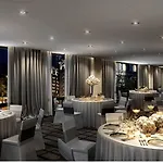 Thompson Chicago, By Hyatt Chicago