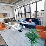Mccormick Place Luxurious And Spacious 3Br In Downtown Chicago With Optional Parking Sleeps 10 Guests
