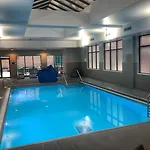 Hampton & Chicago-downtown 3*