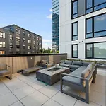 Hotel 4br Modern Gem Sleek Bright & *