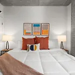 Hotel Group-ready 3br Sleek Design & Great Location *