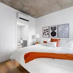 Group-ready 3br Sleek Design & Great Location * Chicago