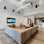 Hotel Group-ready 3br Sleek Design & Great Location