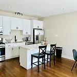 Harmony Near The Lake, Modern 3 Bed 2 Bath