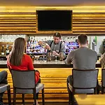 Hyatt Centric Magnificent Mile 4*