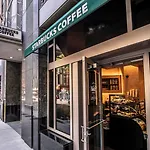 Courtyard By Marriott Chicago Downtown/Magnificent Mile