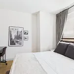 2Br With Soaking Tub Just 10 Min To Downtown