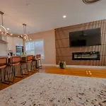 Luxury Stylish 3Br Home Minutes From Downtown