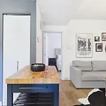 2Br With Soaking Tub Just 10 Min To Downtown