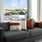 2Br City Loft Amazing Glass Views