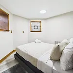 Spacious 4Br Covered Parking Just Steps To Wrigley