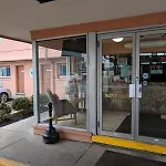 Skylark Hotel 2*