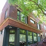 House 5863- Chicago\'S Premier Bed And Breakfast