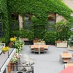 Chicago Getaway Hostel