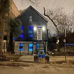 Peaceful Pilsen Garden Apt