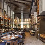 Hotel Emc2, Autograph Collection Chicago