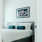 Hotel The