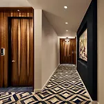 Sophy Hyde Park 4*