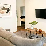 Stylish 4br Stay-prime Location - State Rep * Chicago