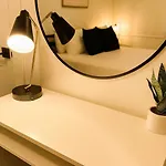 Stylish 4br Stay-prime Location - State Rep *